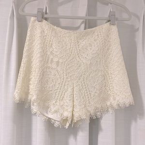 Alexis Embroidered Ivory Lace Short - size extra small